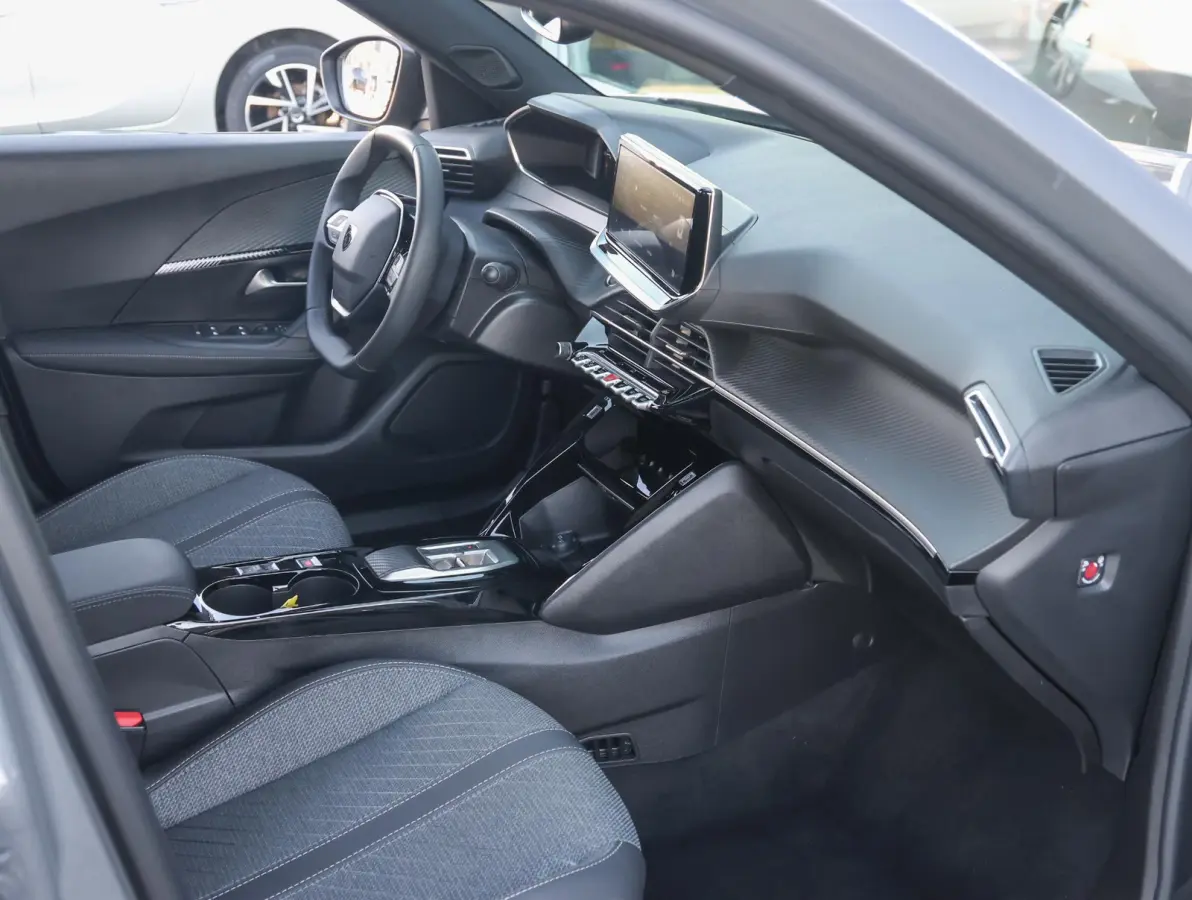 1.2 Hybrid 145 Allure Camera | 8 jaar garantie! | 360* vision camera | Isofix | Navigatie | Apple Carplay & Android Auto