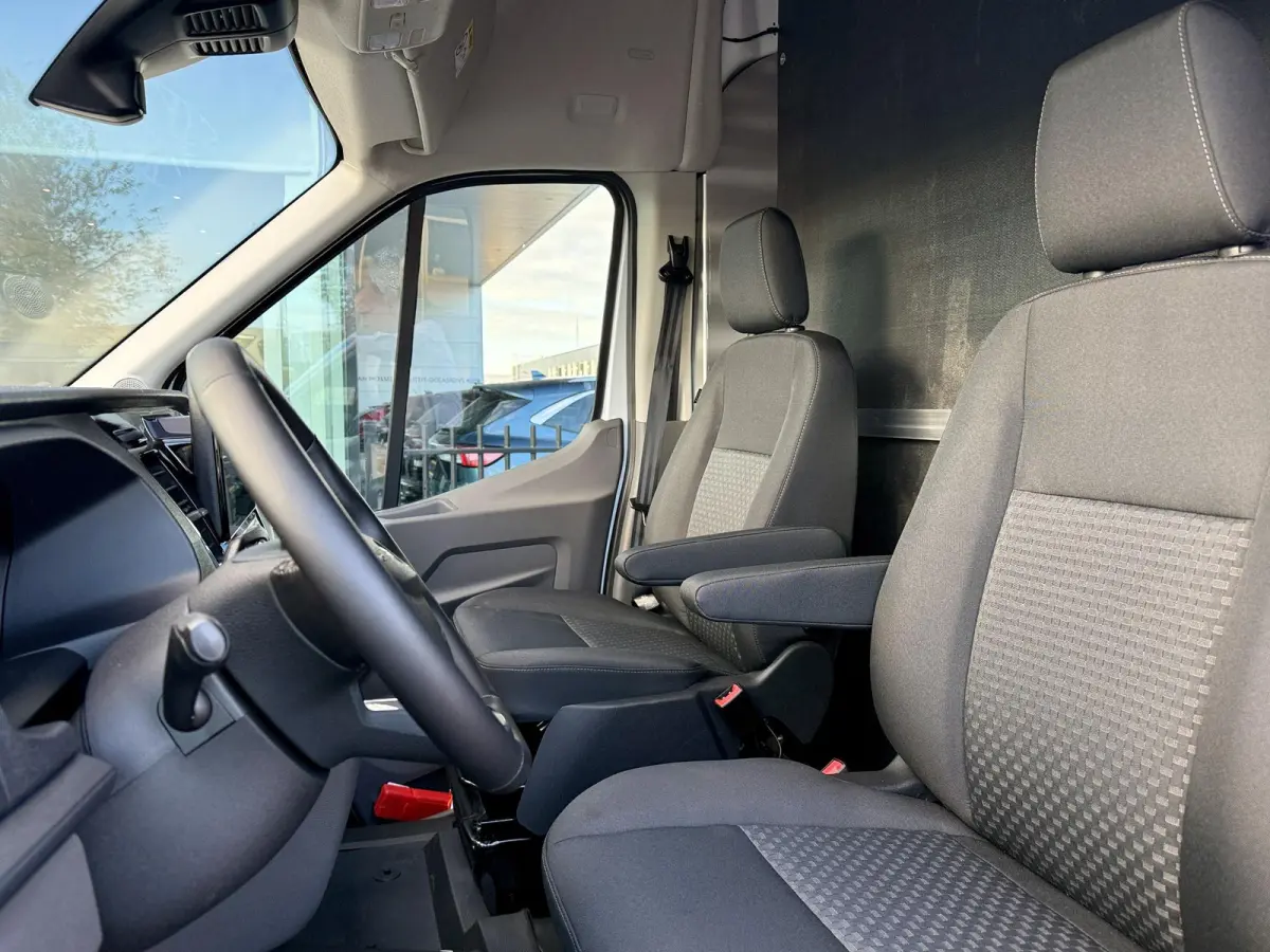 350 L4H3 Trend 89 kWh Navigatie | Adaptieve cruise Controle | Laadruimte inrichting | 360 graden Camera | Apple Carplay & Android Auto