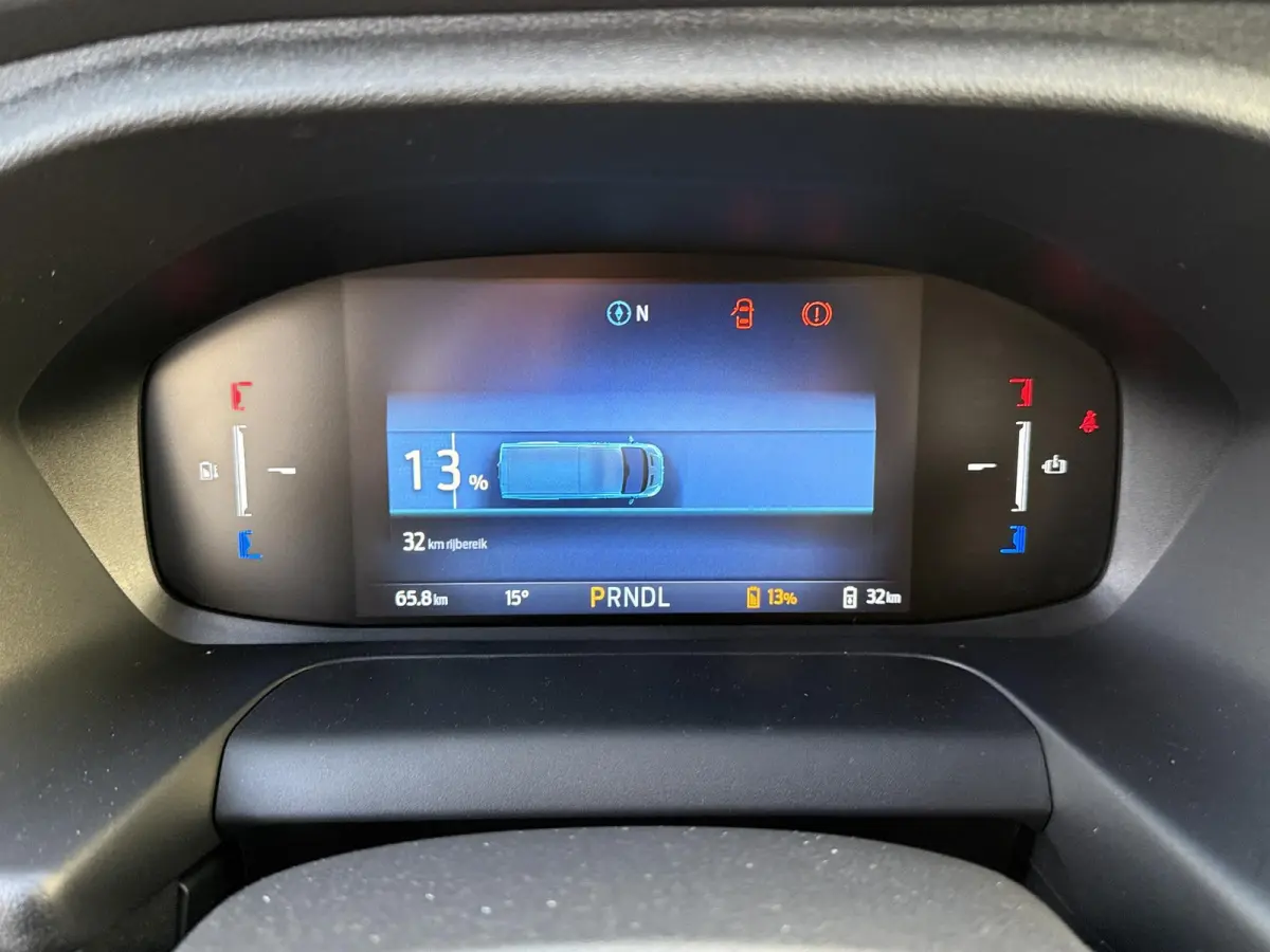 350 L4H3 Trend 89 kWh Navigatie | Adaptieve cruise Controle | Laadruimte inrichting | 360 graden Camera | Apple Carplay & Android Auto