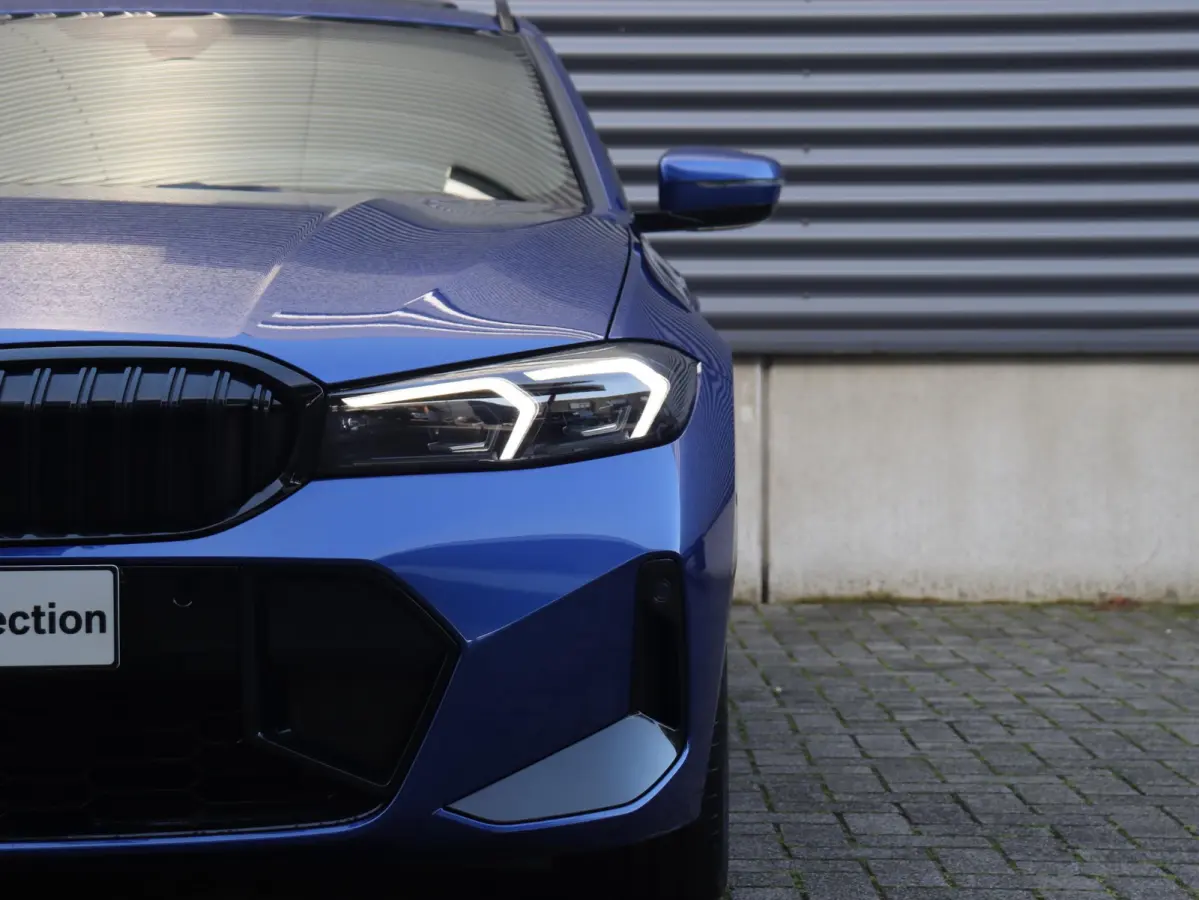 330i xDrive | M Sportpakket Pro | Panodak | Trekhaak | Head-Up | Parking Assistant Plus | Getint Glas | Comfort Access | 18'' LMV