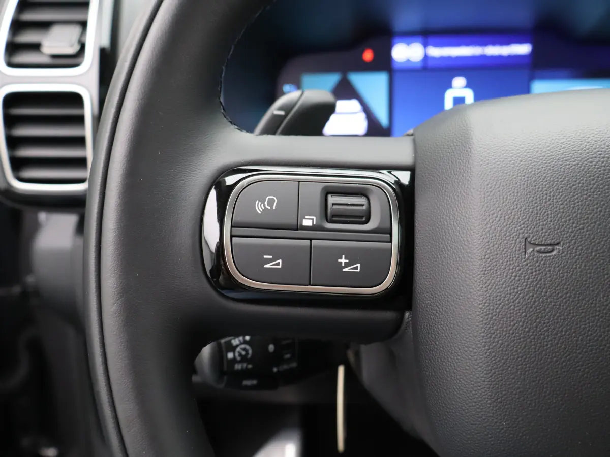 1.6 Plug-in Hybrid 225pk Plus 98,5% SOH | Carplay | Panoramadak | Elek. Verstelbare Stoelen met geheugen | Camera | PDC V+A | Keyless | Origineel NL!