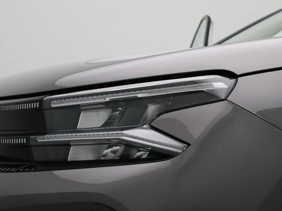 1.6 Plug-in Hybrid 225pk Plus 98,5% SOH | Carplay | Panoramadak | Elek. Verstelbare Stoelen met geheugen | Camera | PDC V+A | Keyless | Origineel NL!