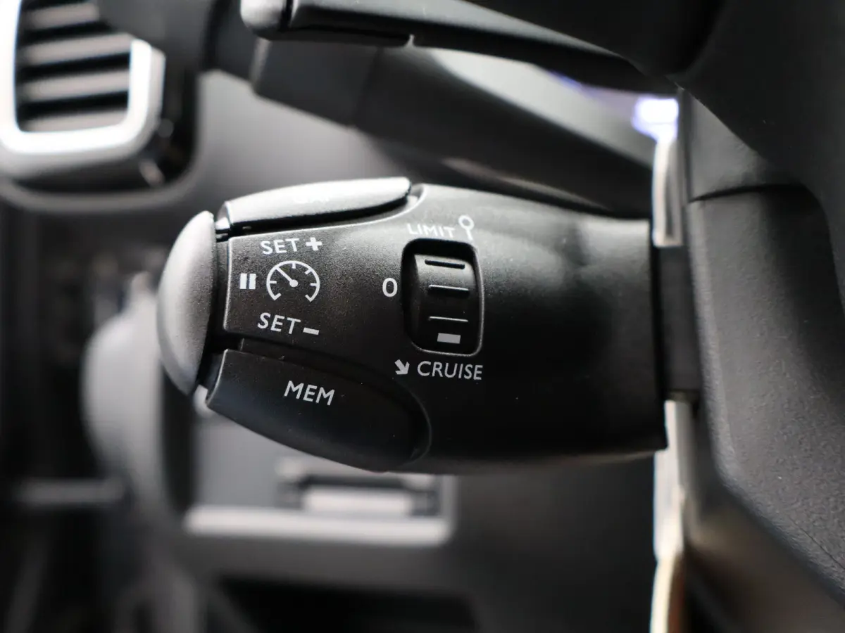 1.6 Plug-in Hybrid 225pk Plus 98,5% SOH | Carplay | Panoramadak | Elek. Verstelbare Stoelen met geheugen | Camera | PDC V+A | Keyless | Origineel NL!