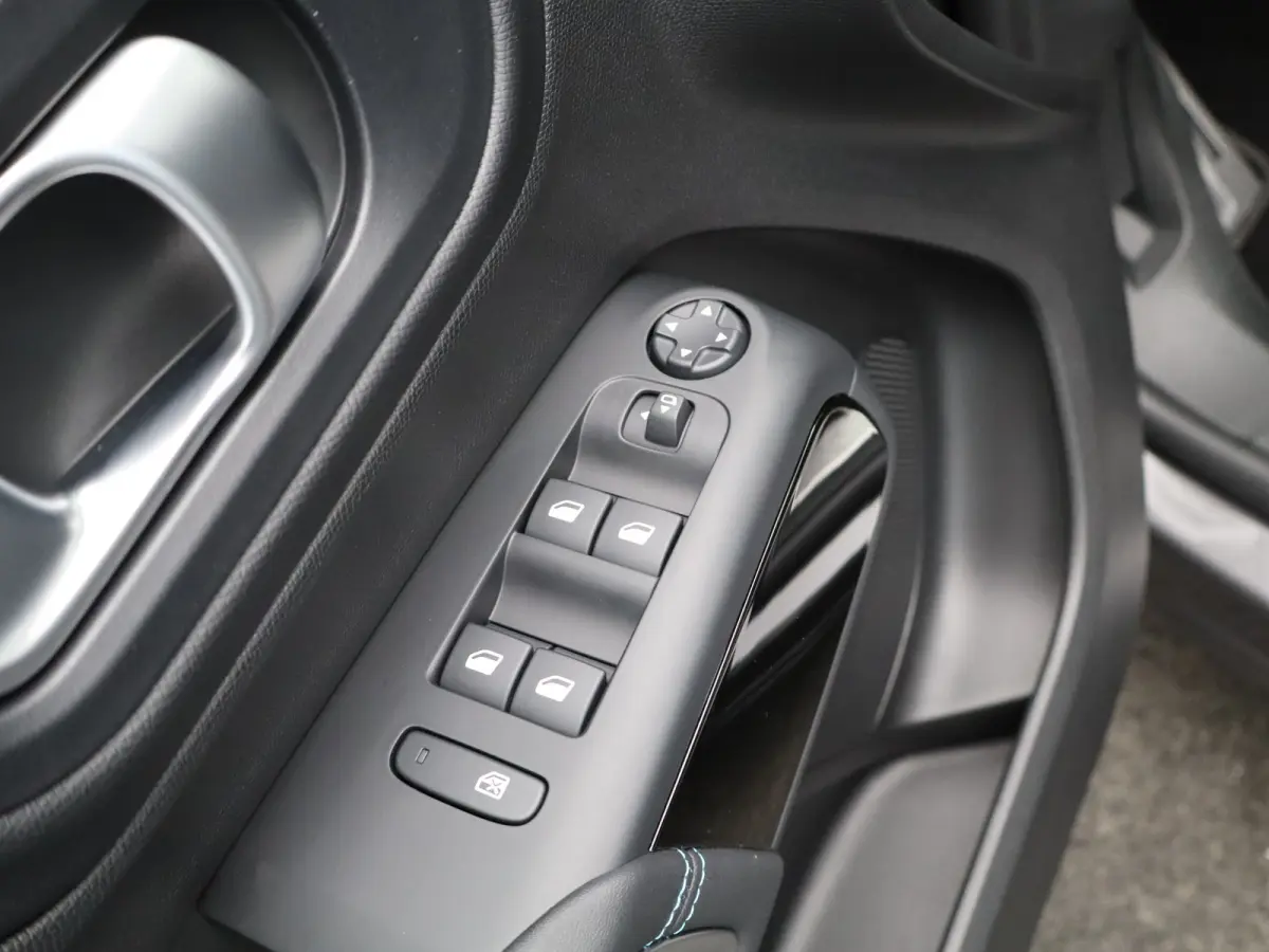 1.6 Plug-in Hybrid 225pk Plus 98,5% SOH | Carplay | Panoramadak | Elek. Verstelbare Stoelen met geheugen | Camera | PDC V+A | Keyless | Origineel NL!