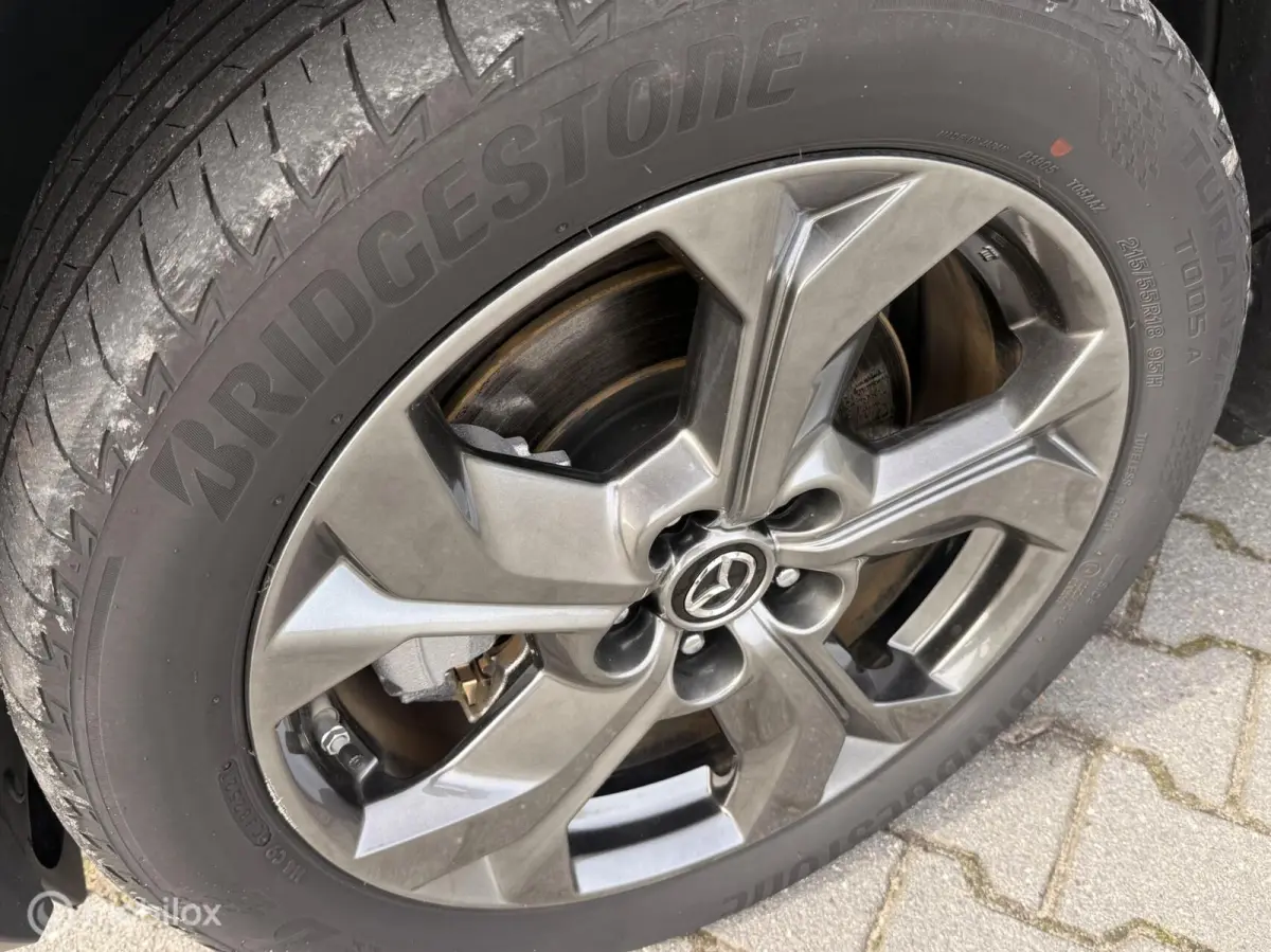 e-SkyActiv 145 | SOH 93% | ACCUGARANTIE | HUD | STOEL- & STUURVERWARMING | ADAPTIVE CRUISE | CAMERA | KEYLESS