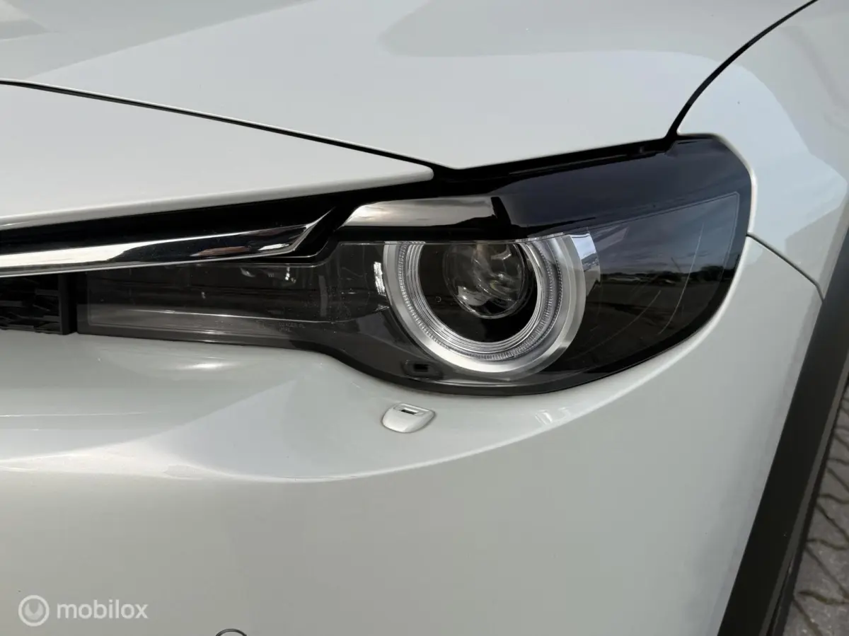 e-SkyActiv 145 | SOH 93% | ACCUGARANTIE | HUD | STOEL- & STUURVERWARMING | ADAPTIVE CRUISE | CAMERA | KEYLESS