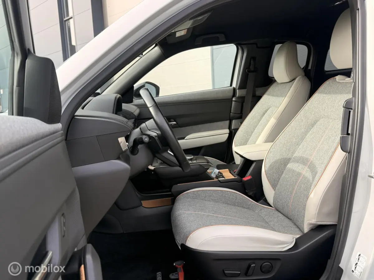 e-SkyActiv 145 | SOH 93% | ACCUGARANTIE | HUD | STOEL- & STUURVERWARMING | ADAPTIVE CRUISE | CAMERA | KEYLESS