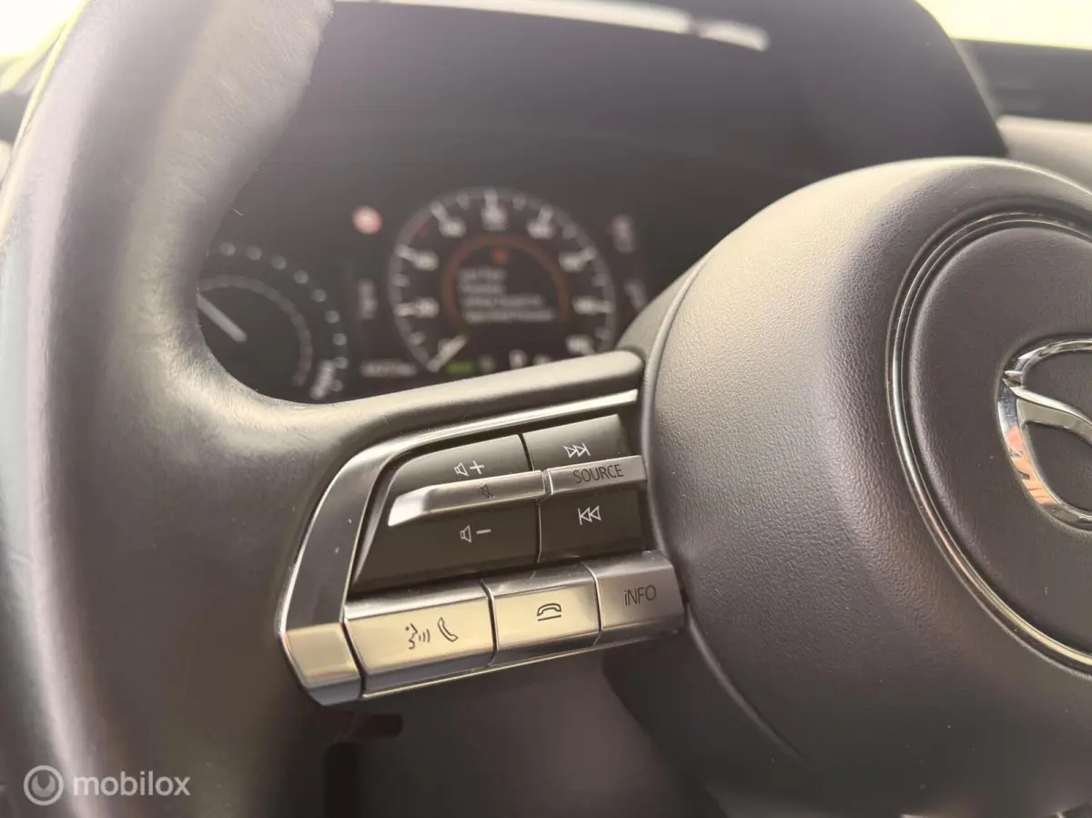 e-SkyActiv 145 | SOH 93% | ACCUGARANTIE | HUD | STOEL- & STUURVERWARMING | ADAPTIVE CRUISE | CAMERA | KEYLESS