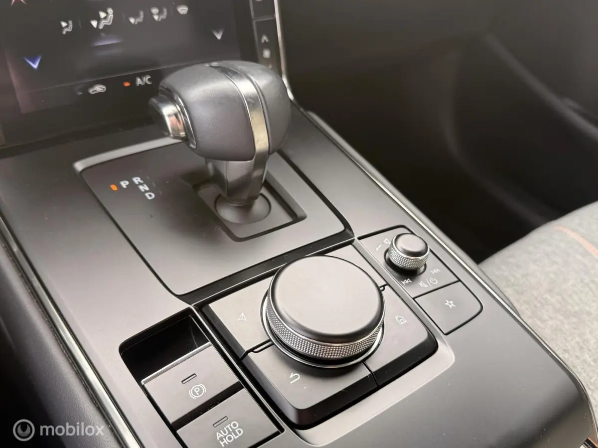e-SkyActiv 145 | SOH 93% | ACCUGARANTIE | HUD | STOEL- & STUURVERWARMING | ADAPTIVE CRUISE | CAMERA | KEYLESS
