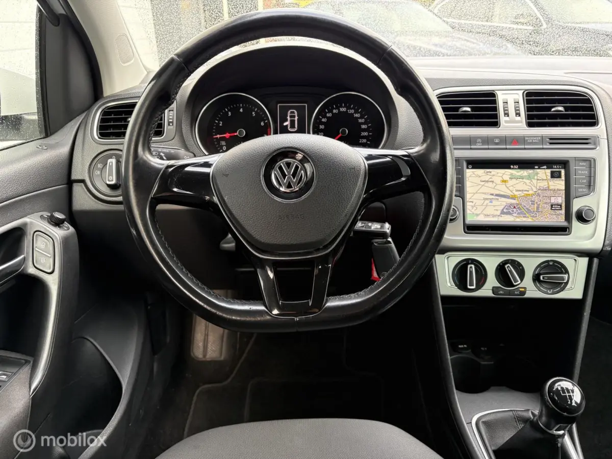 1.0 TSI Navi / 5-Drs / Airco / Bluetooth