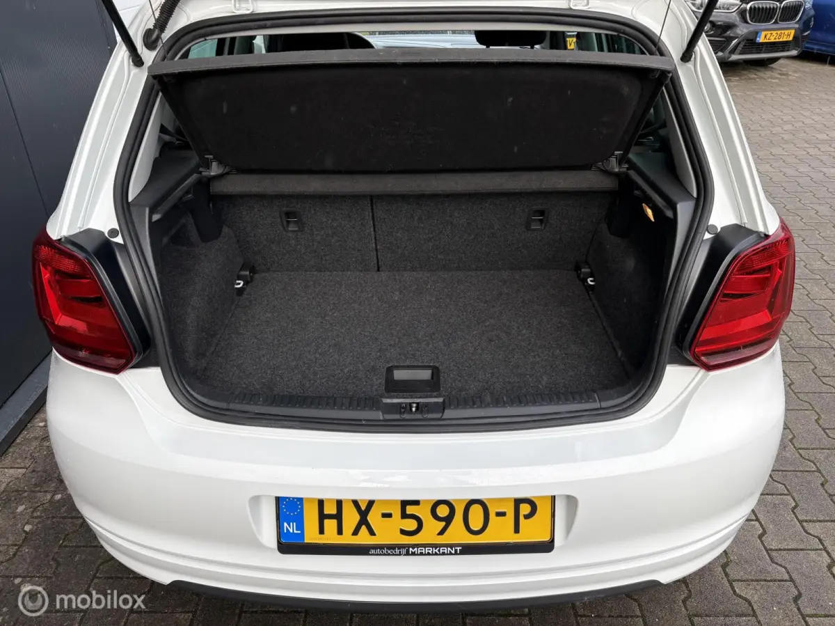 1.0 TSI Navi / 5-Drs / Airco / Bluetooth