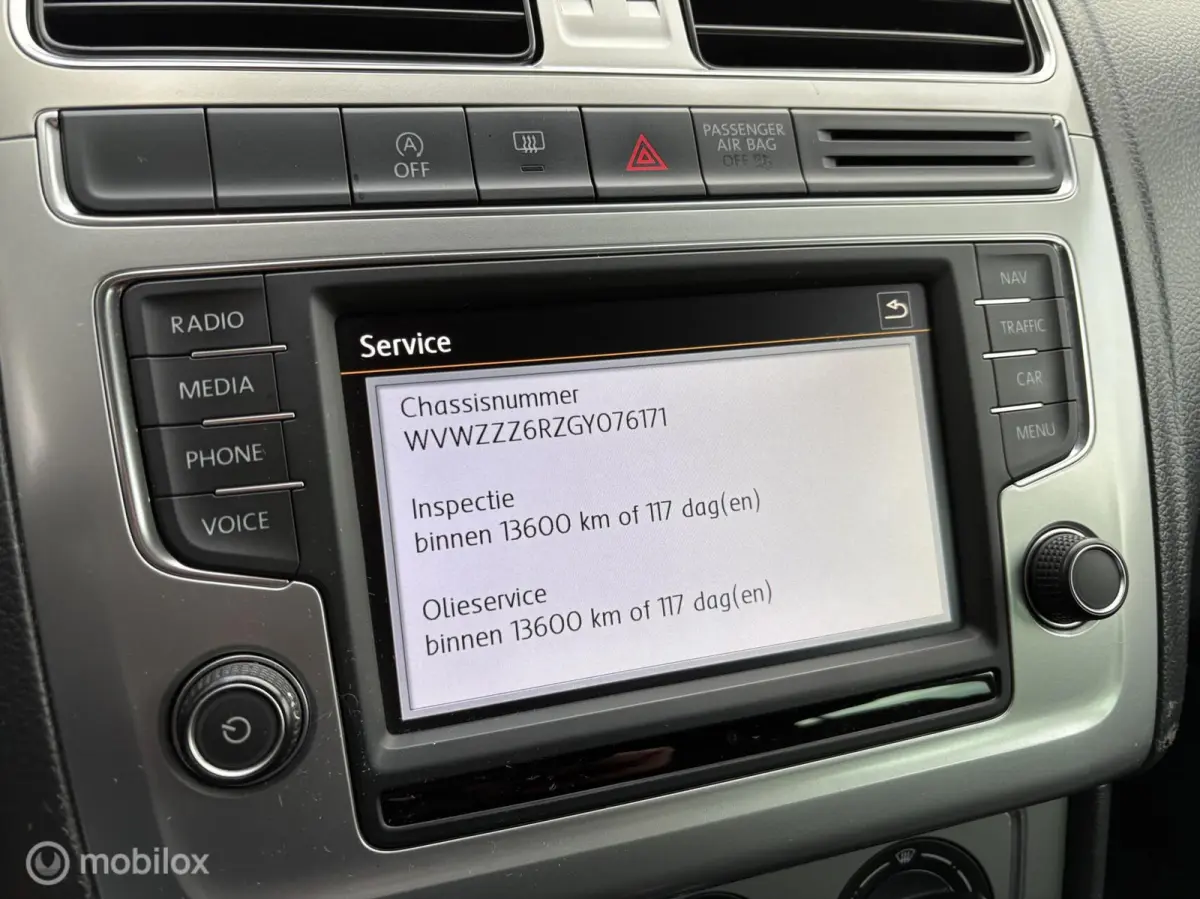 1.0 TSI Navi / 5-Drs / Airco / Bluetooth