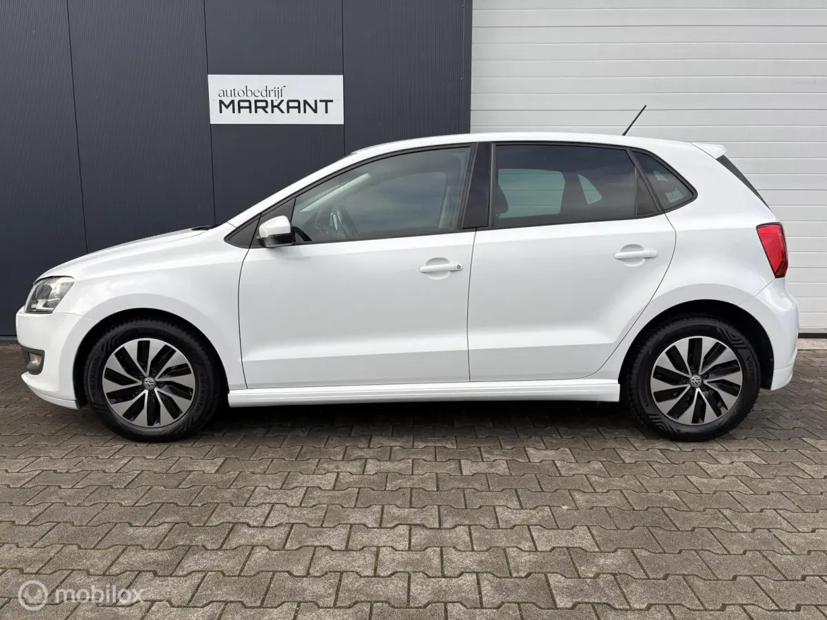 1.0 TSI Navi / 5-Drs / Airco / Bluetooth