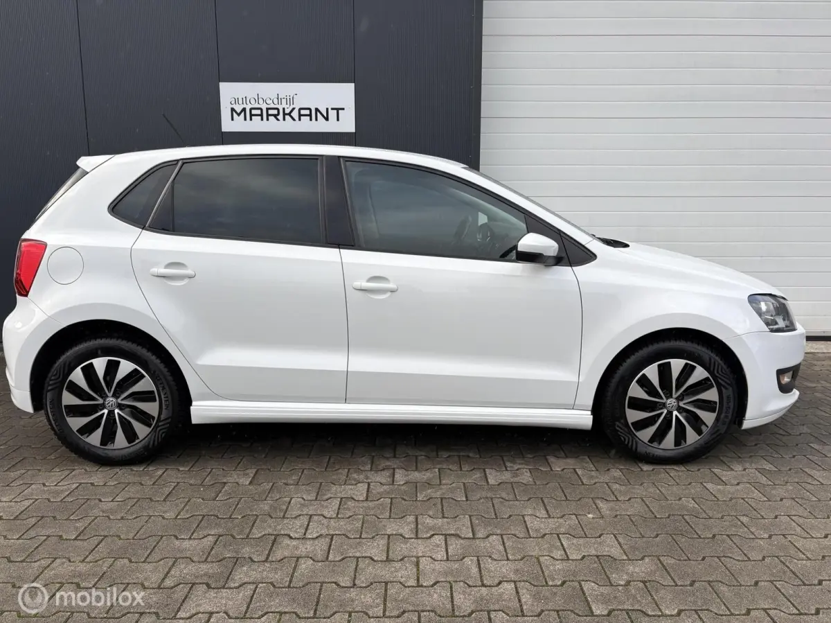 1.0 TSI Navi / 5-Drs / Airco / Bluetooth