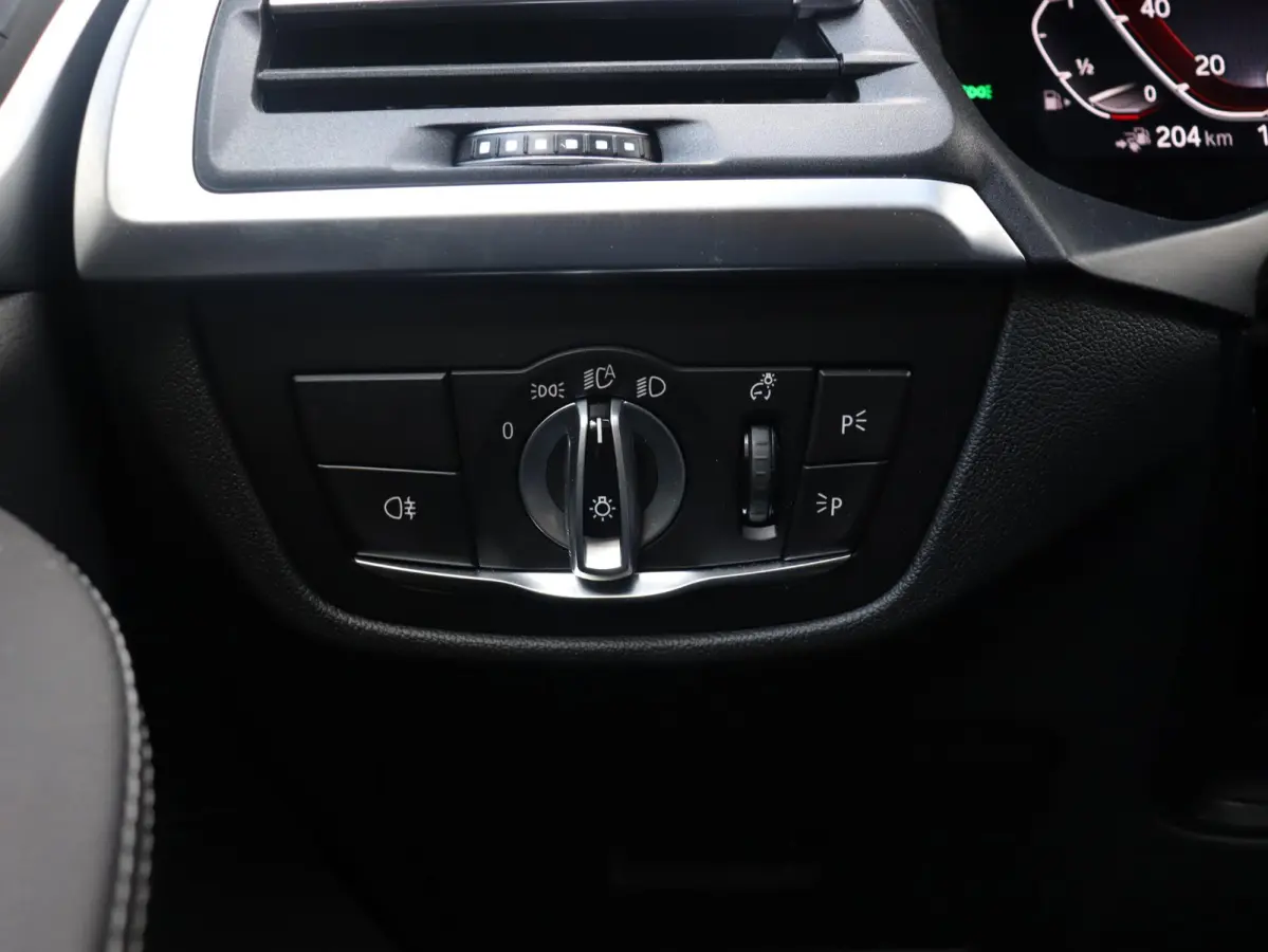 xDrive30e | M Sportpakket | Panodak | Head-Up | Harman Kardon | Comfort Access | Elektr. Stoelen | Parking Pack | 19'' LMV