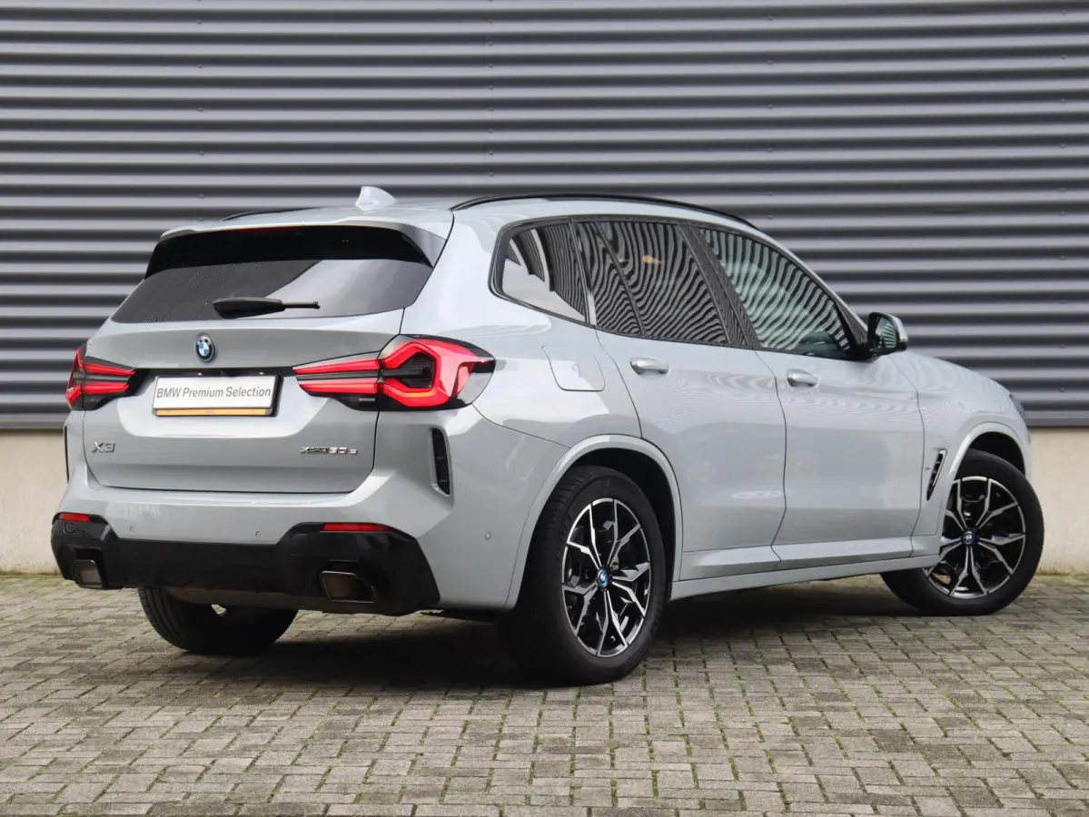 xDrive30e | M Sportpakket | Panodak | Head-Up | Harman Kardon | Comfort Access | Elektr. Stoelen | Parking Pack | 19'' LMV