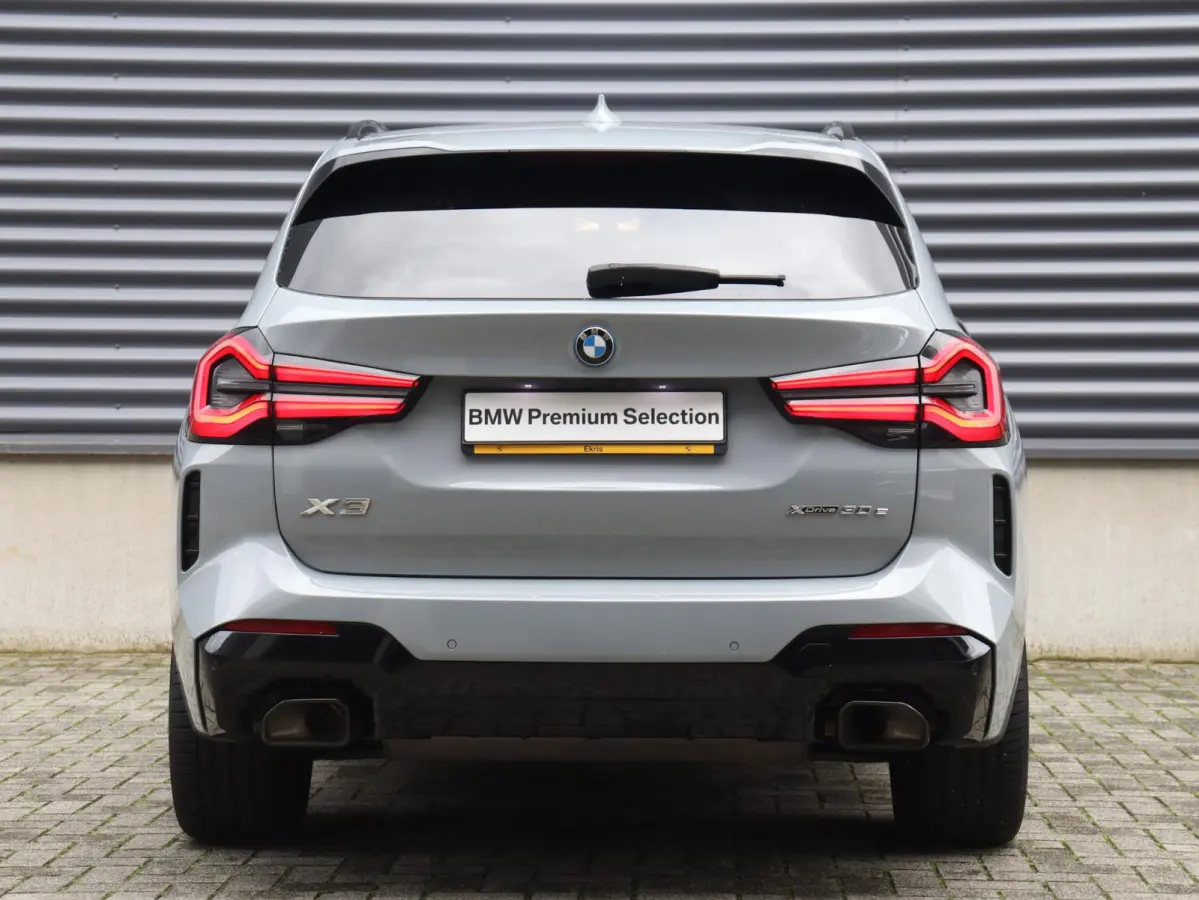 xDrive30e | M Sportpakket | Panodak | Head-Up | Harman Kardon | Comfort Access | Elektr. Stoelen | Parking Pack | 19'' LMV