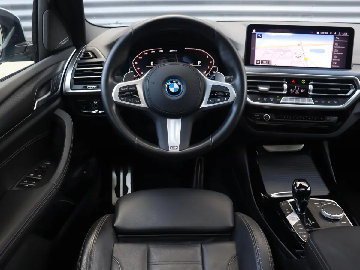 xDrive30e | M Sportpakket | Panodak | Head-Up | Harman Kardon | Comfort Access | Elektr. Stoelen | Parking Pack | 19'' LMV