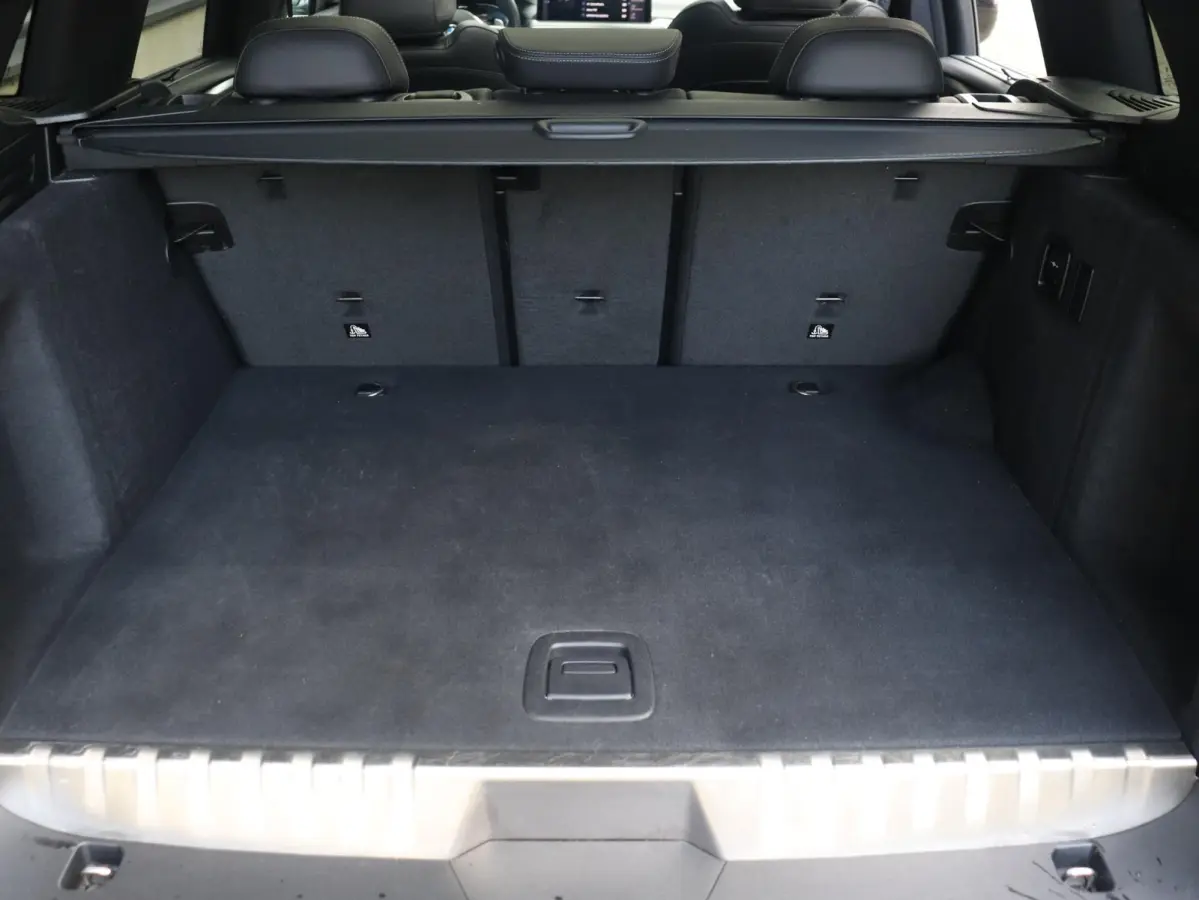 xDrive30e | M Sportpakket | Panodak | Head-Up | Harman Kardon | Comfort Access | Elektr. Stoelen | Parking Pack | 19'' LMV