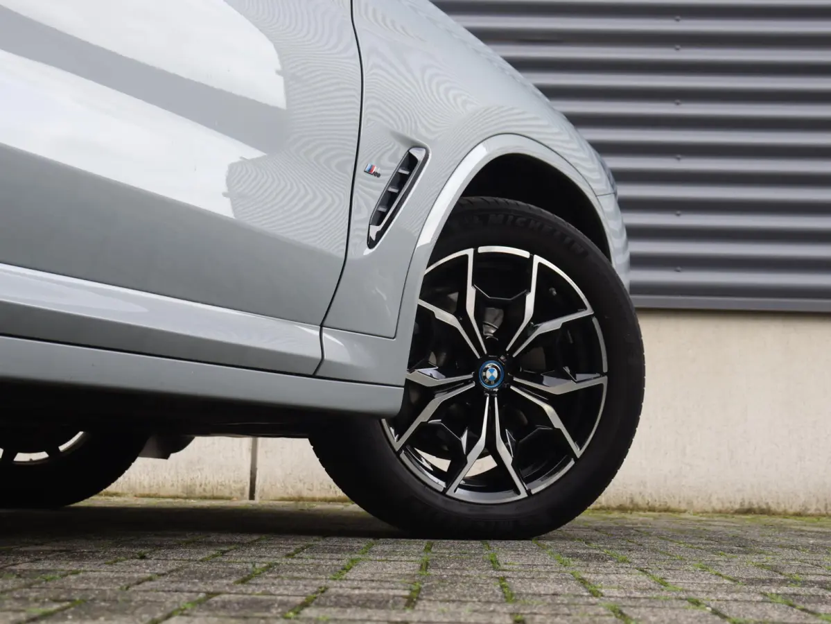 xDrive30e | M Sportpakket | Panodak | Head-Up | Harman Kardon | Comfort Access | Elektr. Stoelen | Parking Pack | 19'' LMV