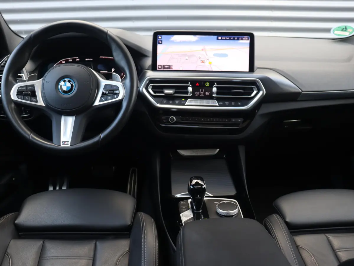 xDrive30e | M Sportpakket | Panodak | Head-Up | Harman Kardon | Comfort Access | Elektr. Stoelen | Parking Pack | 19'' LMV