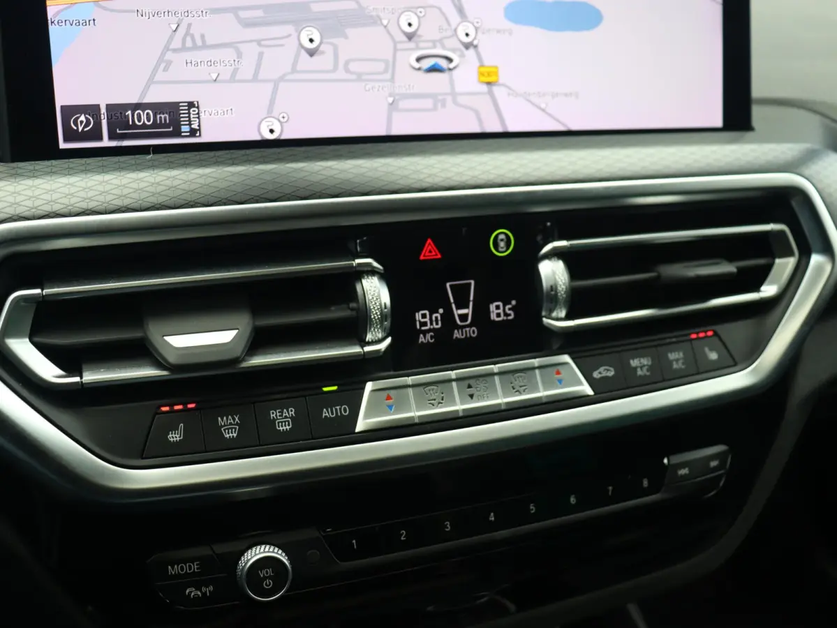 xDrive30e | M Sportpakket | Panodak | Head-Up | Harman Kardon | Comfort Access | Elektr. Stoelen | Parking Pack | 19'' LMV