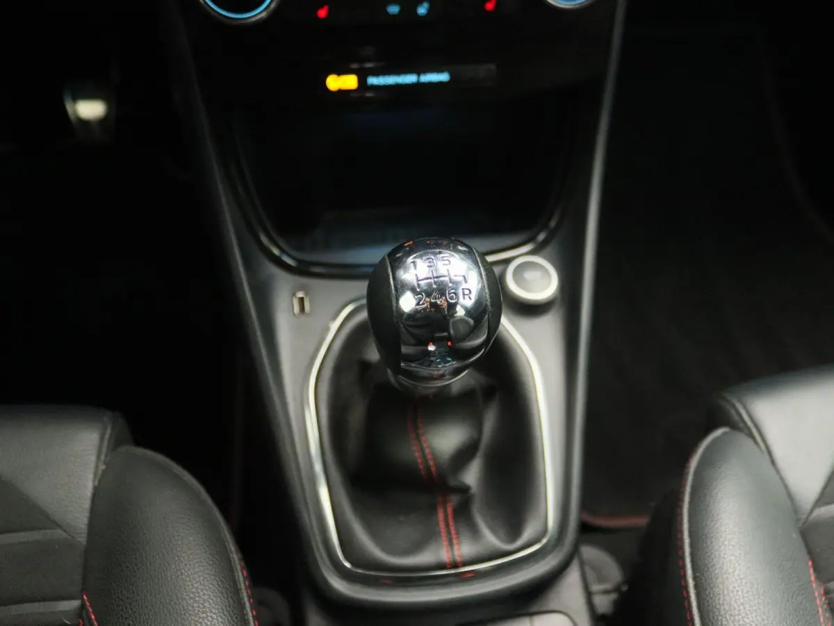 1.0 EcoBoost ST-Line X | Apple Carplay/Android Auto | B&O | Achteruitrijcamera | Winterpakket| Lichtmetalen Velgen |