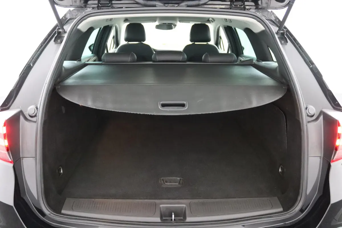 1.2*NAVI*ECC*CAM*CRUISE*HAAK*TEL*LED*