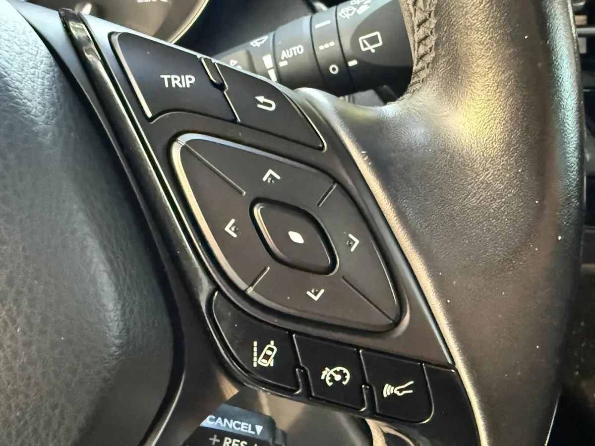 1.8 Hybrid Executive | Navigatie | Climate Control | Stoelverwarming | Cruise Control | Licht metalen velgen