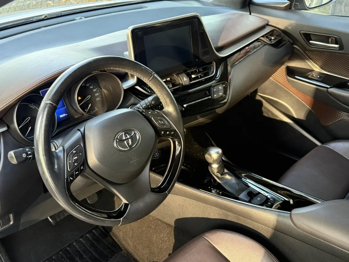 1.8 Hybrid Executive | Navigatie | Climate Control | Stoelverwarming | Cruise Control | Licht metalen velgen