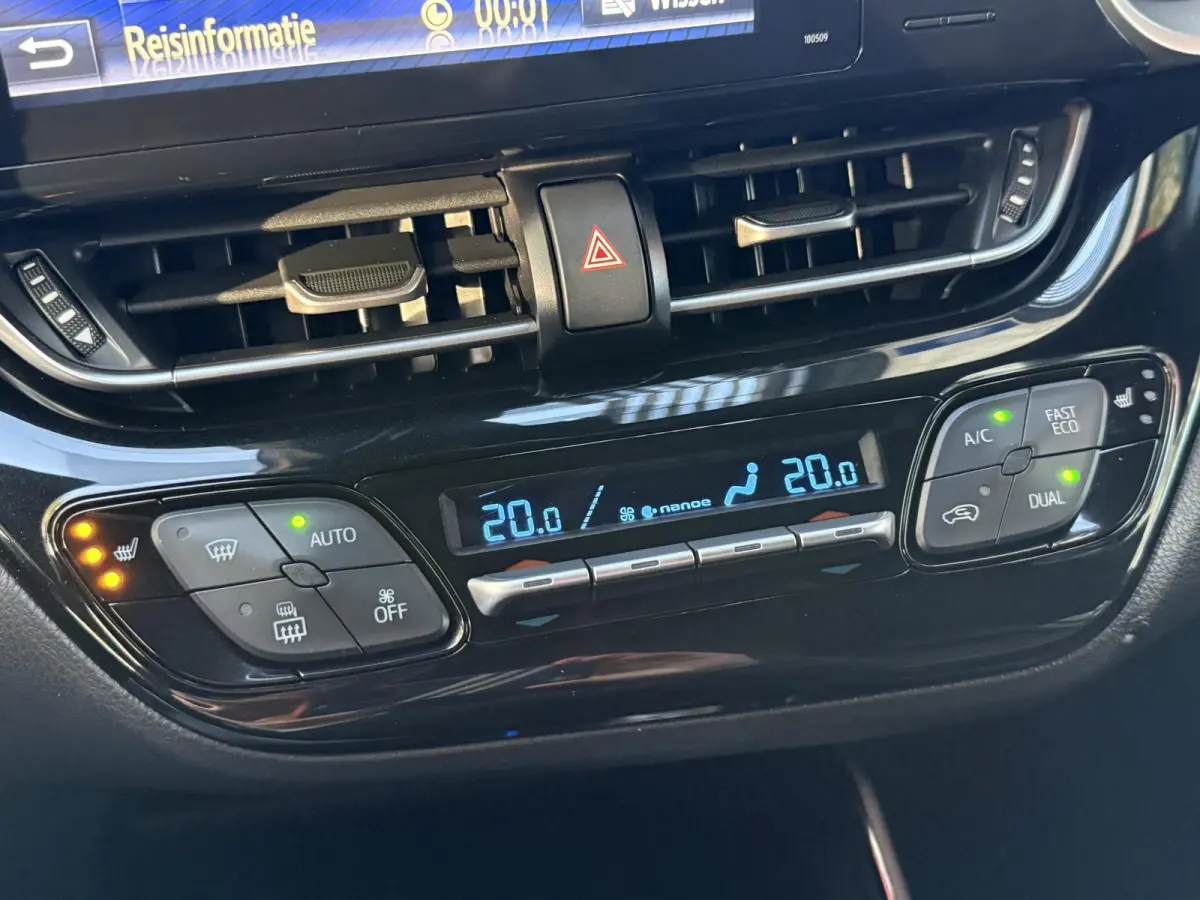 1.8 Hybrid Executive | Navigatie | Climate Control | Stoelverwarming | Cruise Control | Licht metalen velgen