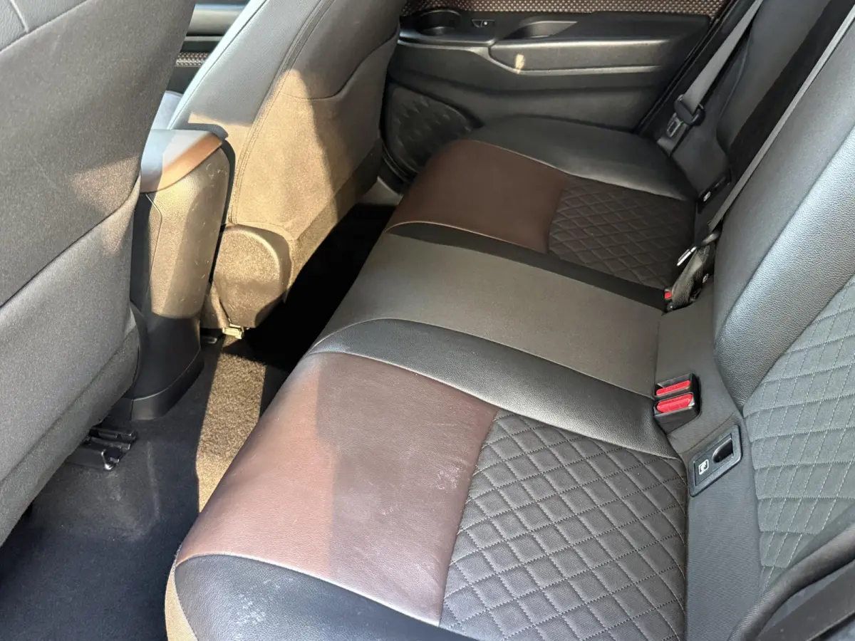 1.8 Hybrid Executive | Navigatie | Climate Control | Stoelverwarming | Cruise Control | Licht metalen velgen