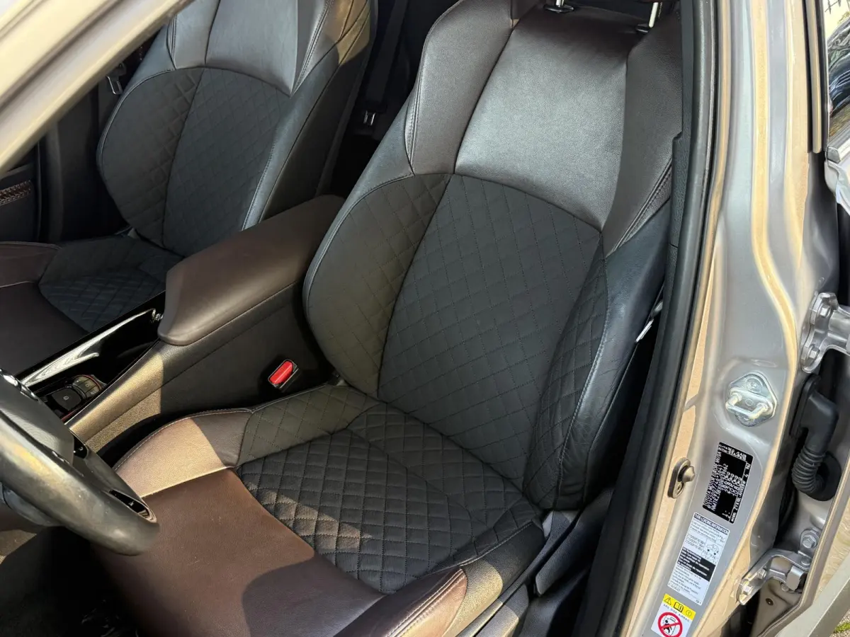 1.8 Hybrid Executive | Navigatie | Climate Control | Stoelverwarming | Cruise Control | Licht metalen velgen