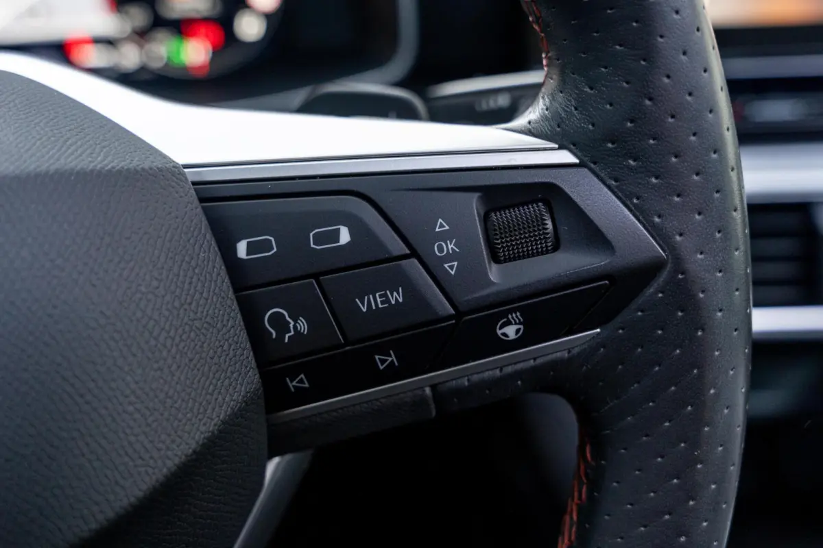 1.4 TSI eHybrid PHEV FR *Pano* ACC* Camera* Vol*
