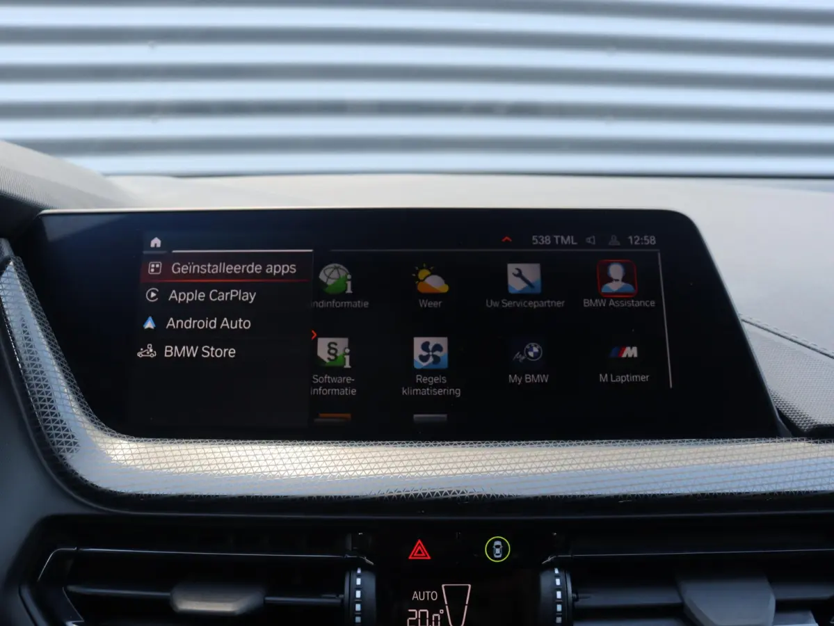 118i | Executive | Sport Line | Panodak | Camera | Verwarmbare Voorstoelen | Sportstoelen | Getint Glas | Apple Carplay | 17'' LMV