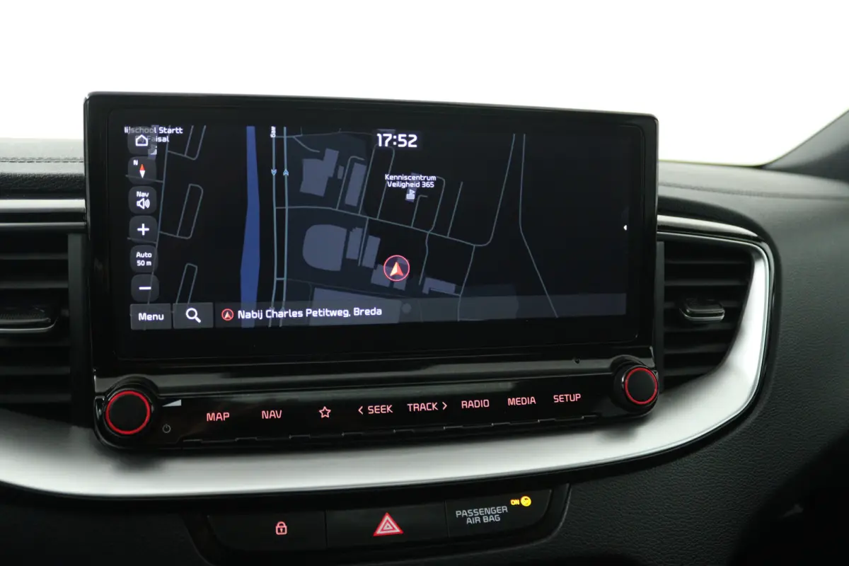 1.5 T-GDi GT-Line First Edition (PANORAMADAK, TREKHAAK AFNEEMBAAR, CAMERA, STUUR-/STOELVERWAMRING)
