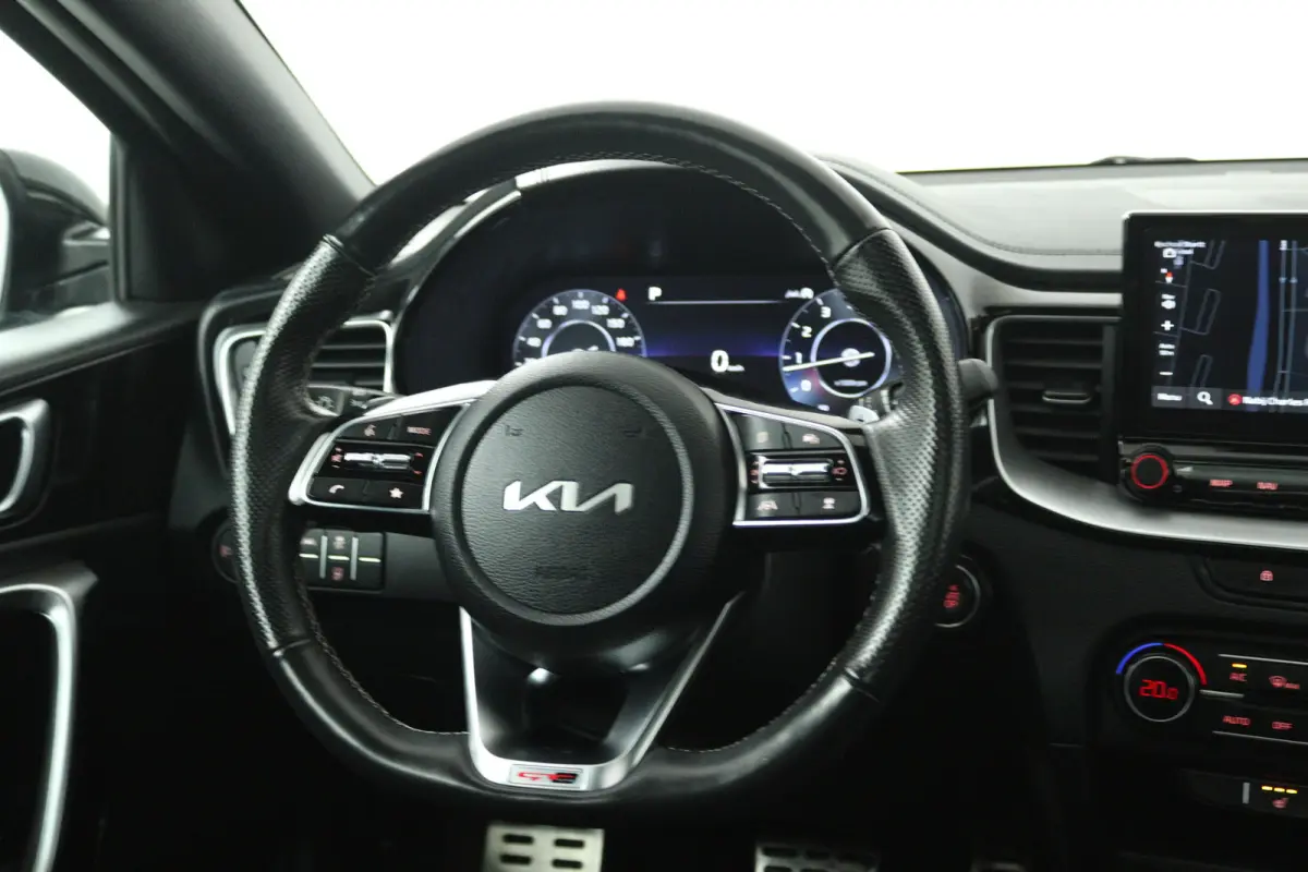 1.5 T-GDi GT-Line First Edition (PANORAMADAK, TREKHAAK AFNEEMBAAR, CAMERA, STUUR-/STOELVERWAMRING)