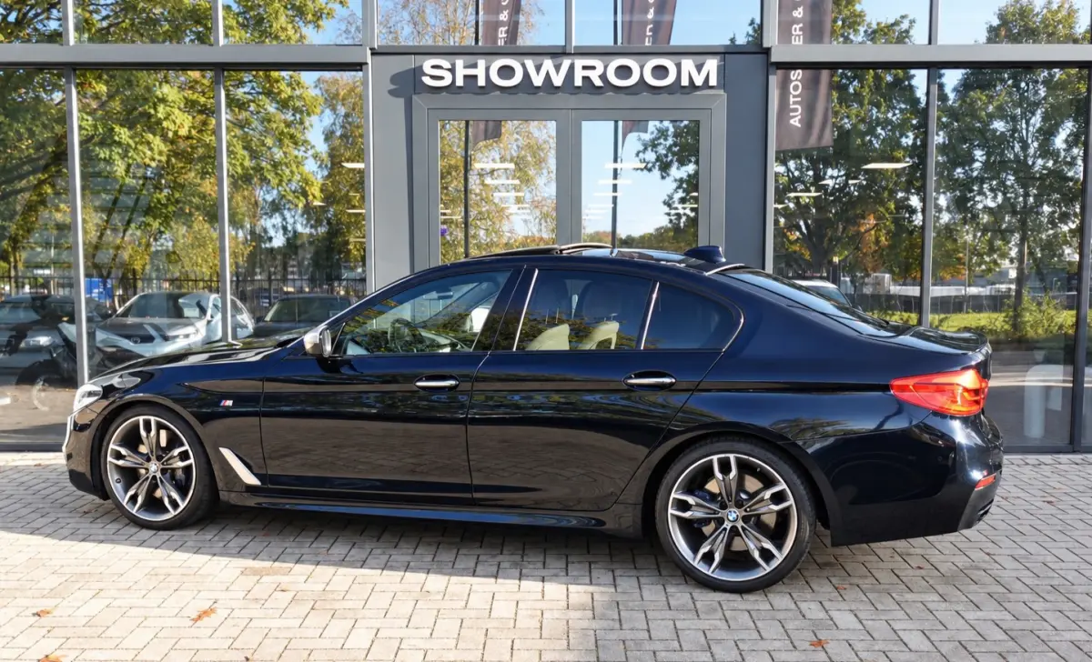 M550i xDrive PANO HUD HARMAN VOL