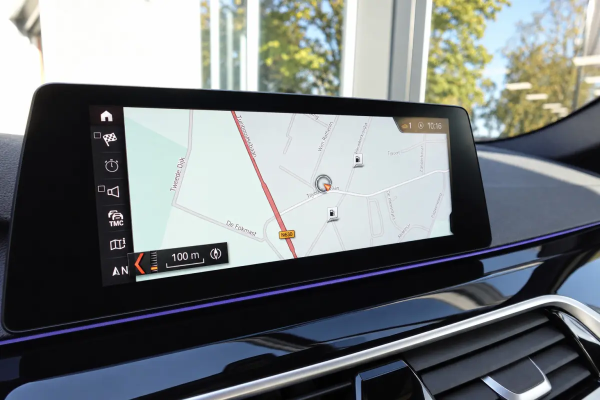 M550i xDrive PANO HUD HARMAN VOL