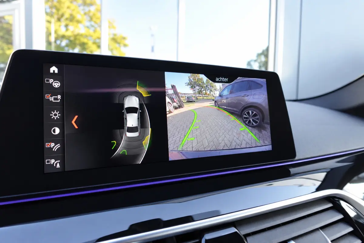 M550i xDrive PANO HUD HARMAN VOL