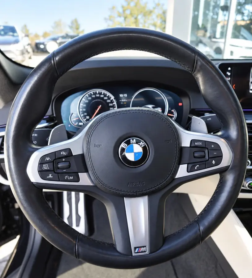 M550i xDrive PANO HUD HARMAN VOL