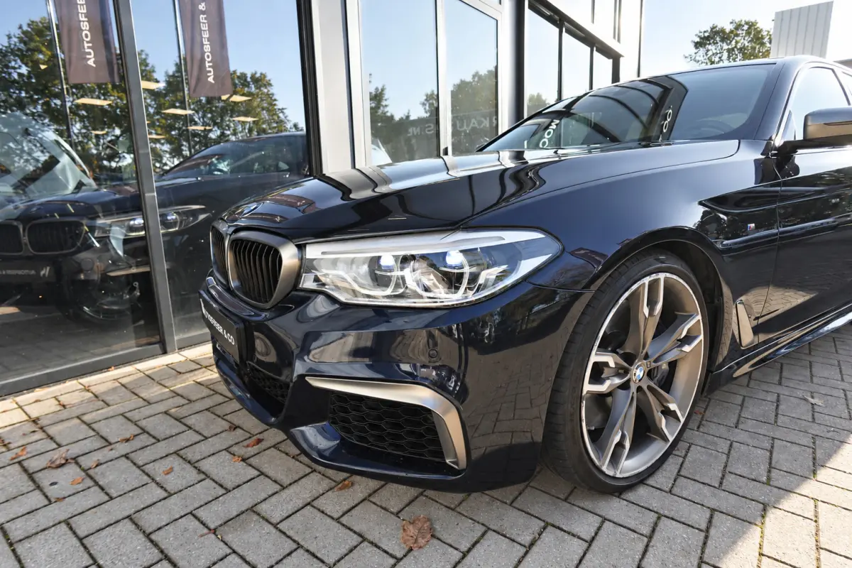 M550i xDrive PANO HUD HARMAN VOL