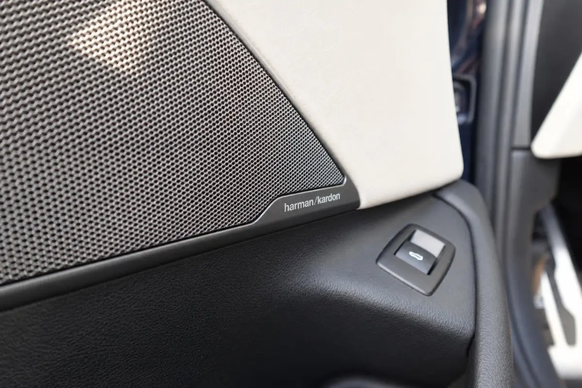 M550i xDrive PANO HUD HARMAN VOL