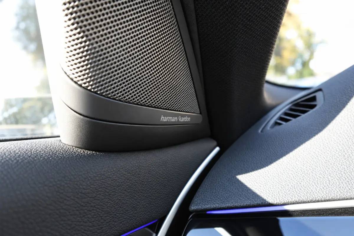 M550i xDrive PANO HUD HARMAN VOL