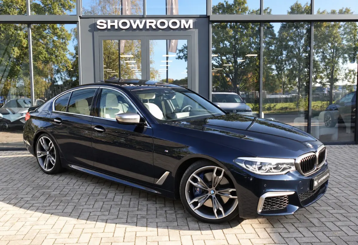 M550i xDrive PANO HUD HARMAN VOL