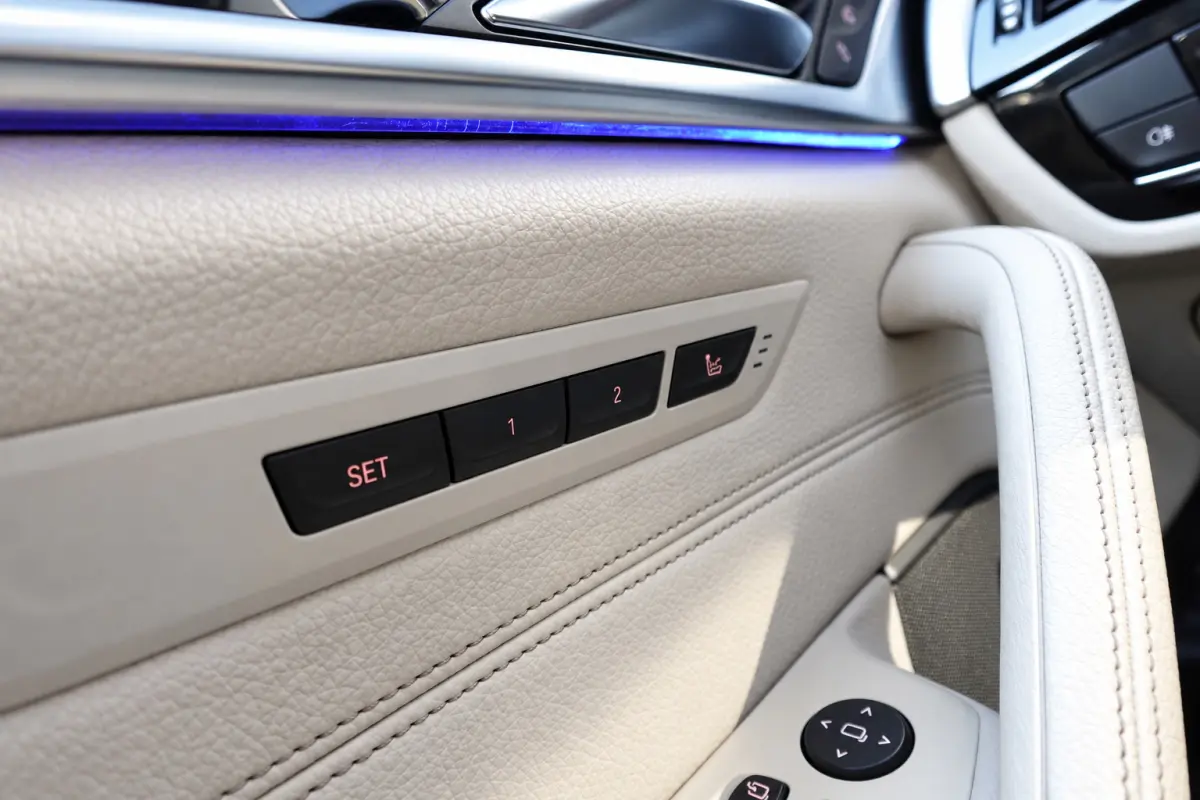 M550i xDrive PANO HUD HARMAN VOL