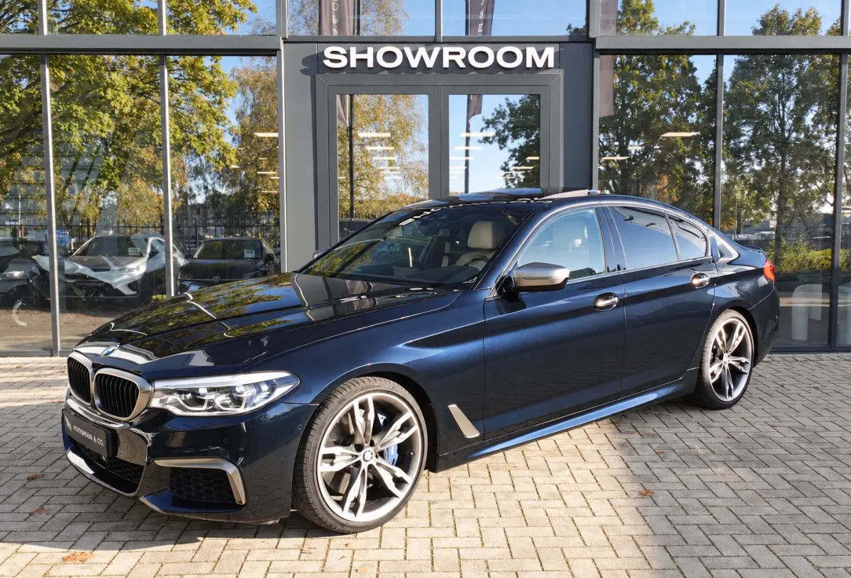 M550i xDrive PANO HUD HARMAN VOL