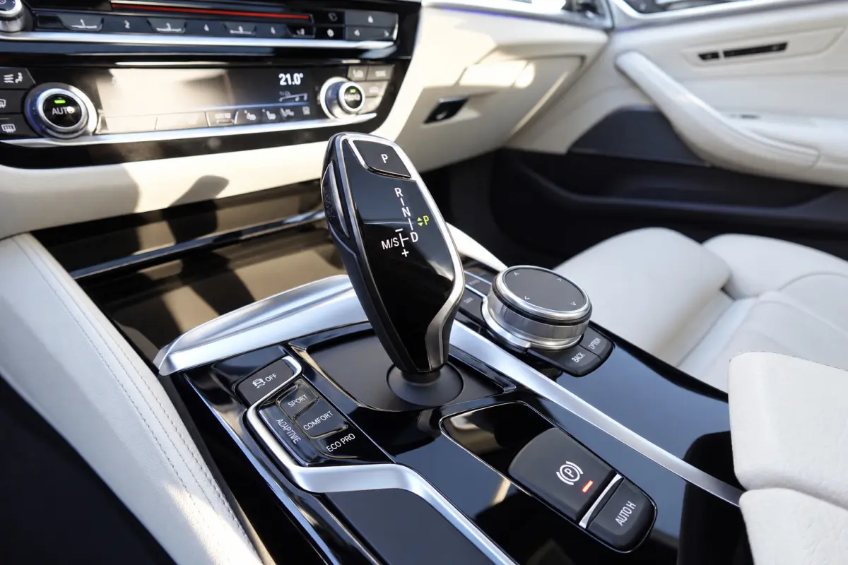 M550i xDrive PANO HUD HARMAN VOL