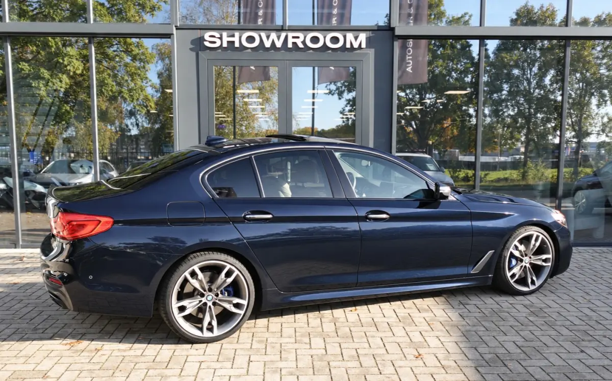 M550i xDrive PANO HUD HARMAN VOL
