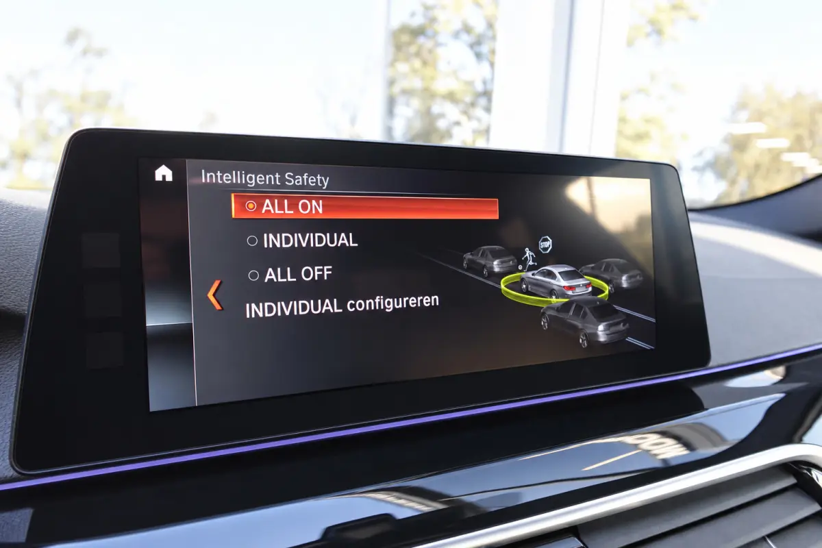 M550i xDrive PANO HUD HARMAN VOL